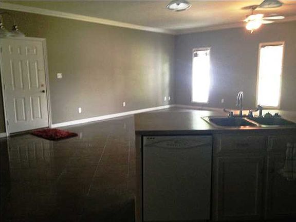 4th image of 1010 Bayouland Dr