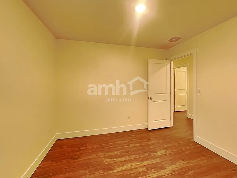1559 N Garnet Creek Ave — Photo 18