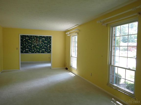 4th image of 688 Buff Ct