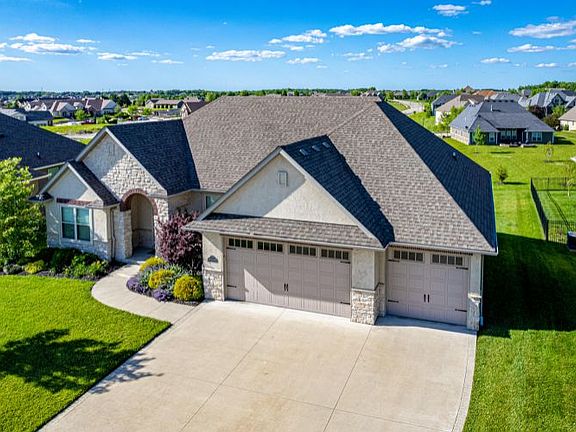 2nd image of 6405 Shallow River Dr