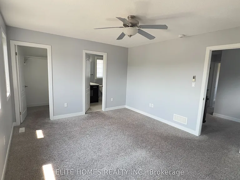1942 Foxridge Cres — Photo 10