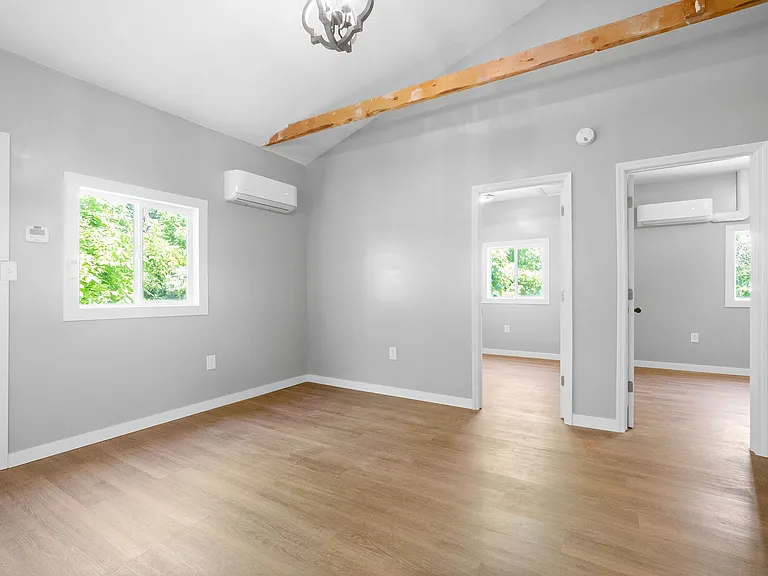 478 Thompkins Ln #B — Photo 6