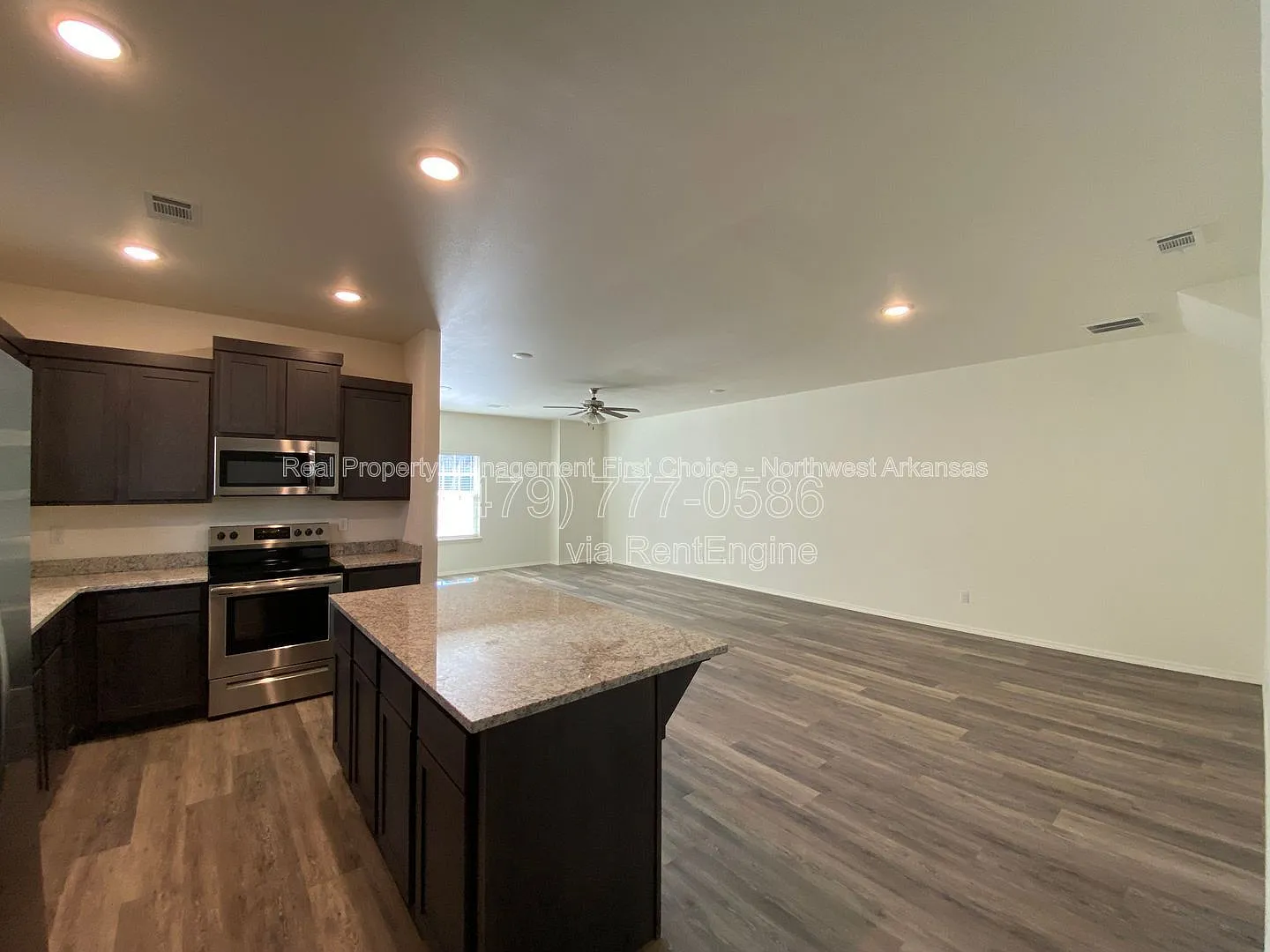 4 bed, 4.5 bath, 2000 sqft, $2,300 — Photo 4