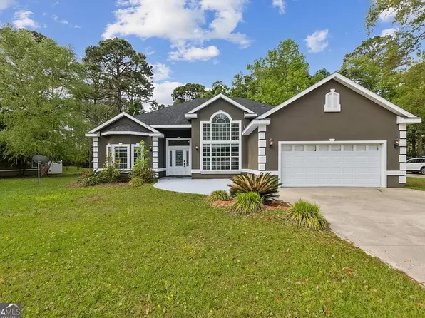 124 Deerwood Village Dr, Woodbine, GA 31569