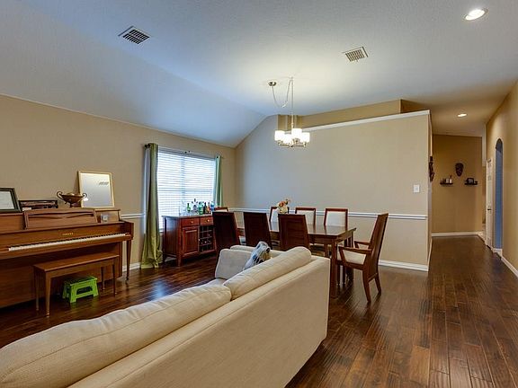 2nd image of 1431 Fleetwood Cove Dr