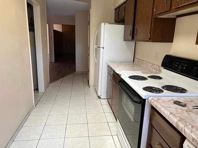 645 Monroe St NE — Photo 6