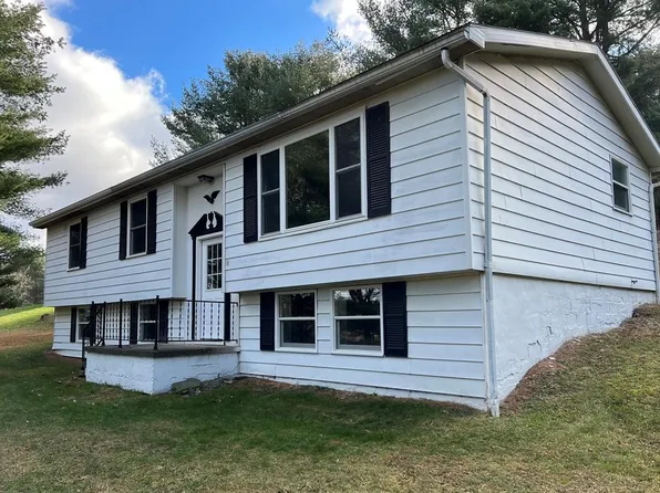 26 Turkey Ln, Lawrenceville, PA 16929