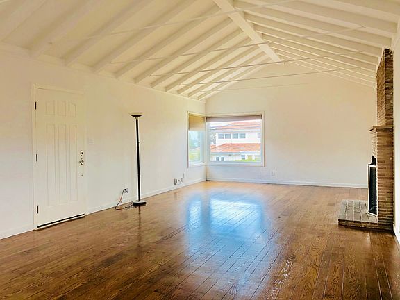 Living Room & Front Entrance.