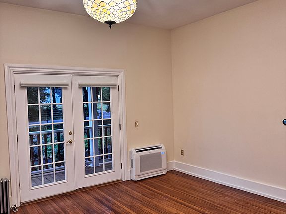 living room/ bedroom