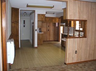 727 Locust St, Chetopa, KS 67336