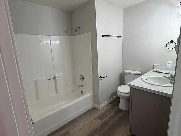 5664-5666 Glenridge Way #5668 — Photo 21