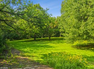 1855 Stuart Ln, Inverness, IL 60067