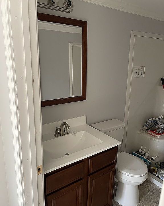 2nd image of 722 Burgess St