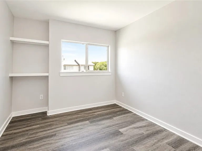 113 S Commonsway Dr — Photo 15