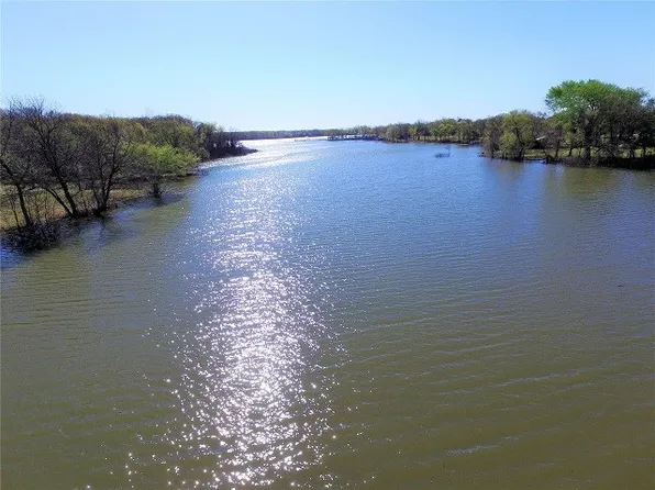 305 Vanceville Dr, West Tawakoni, TX 75474