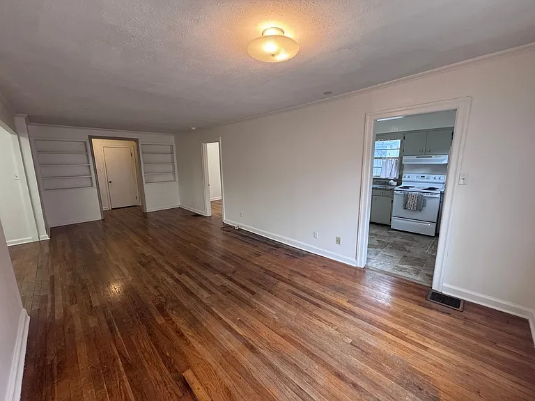2123 Madison St — Photo 7
