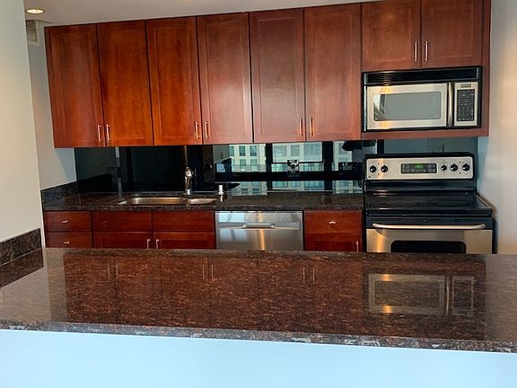 4th image of 30 E Huron St APT 5009