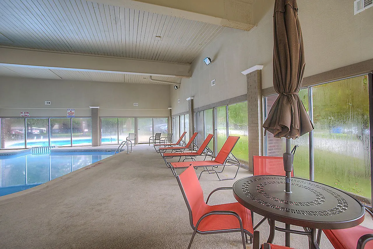 Nottingham Place Apartments — Photo 1