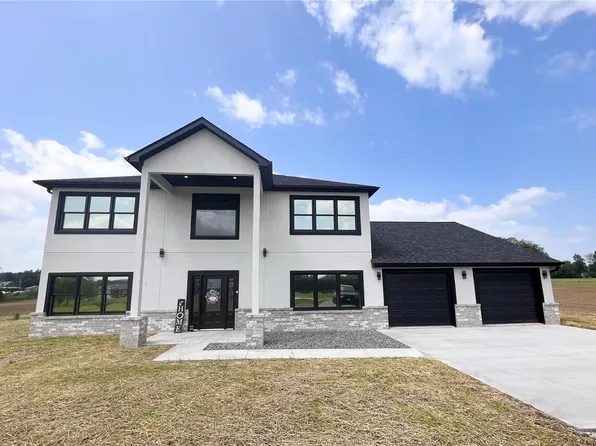 55175 Lone Cedar Trl, New London, MO 63459