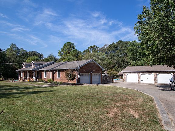 2nd image of 253 Woodlands Dr