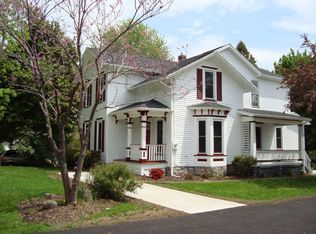 1005 Whitney Rd E, Fairport, NY 14450