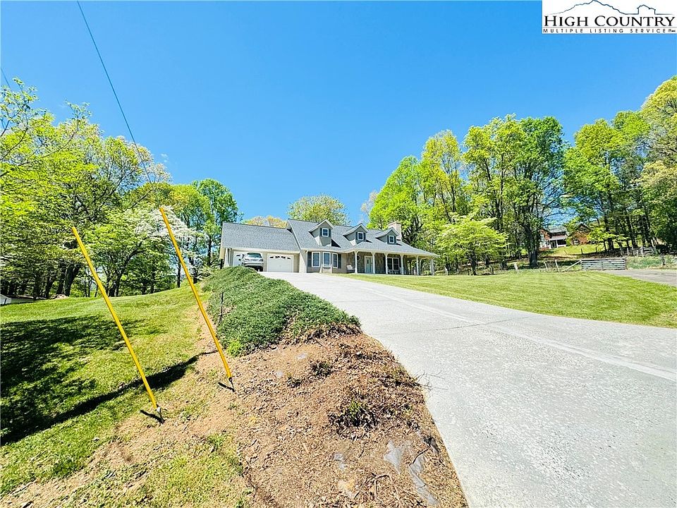 2nd image of 527 Oakwood Road