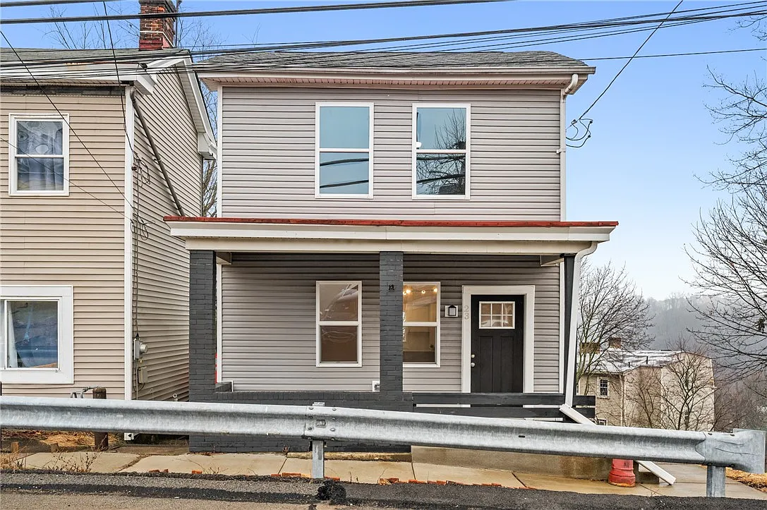 23 Saint Thomas St S photo 1
