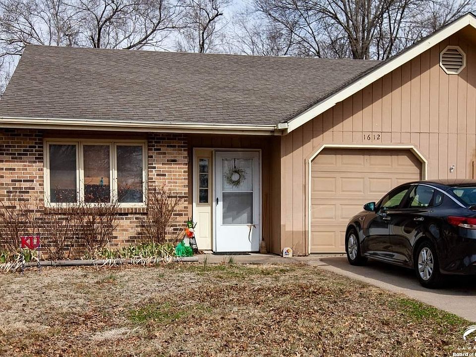 1612 E 21st Lawrence, KS listing photo #1