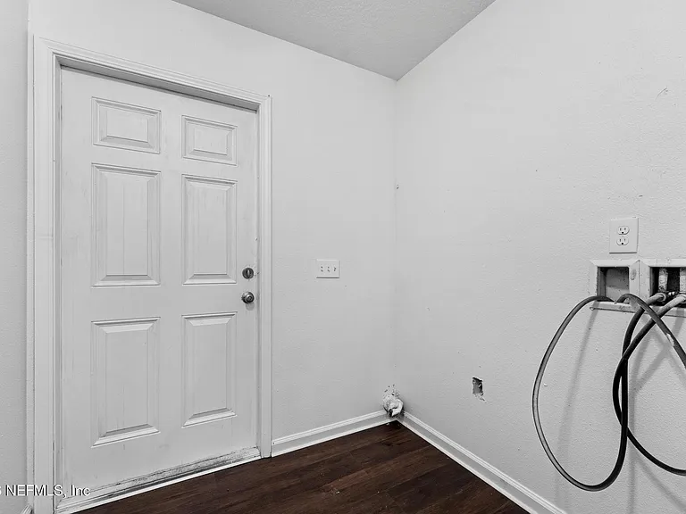 1470 Windle St — Photo 10