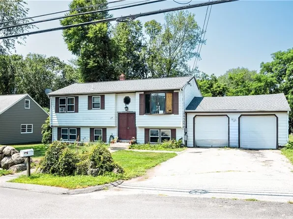 114 Burlingame Rd, West Warwick, RI 02893