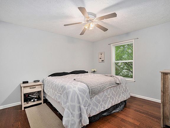 3rd image of 11299 Stonehedge Dr