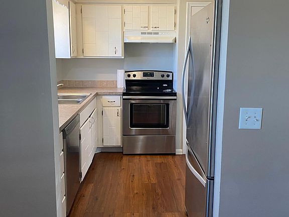 5th image of 3432 Cornhusker Dr
