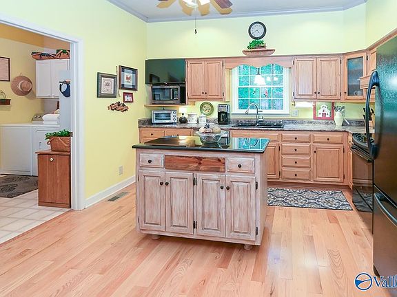 4th image of 495 Wildwood Way