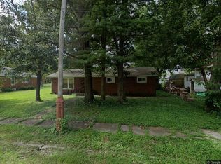 603 S Maple St, West Frankfort, IL 62896