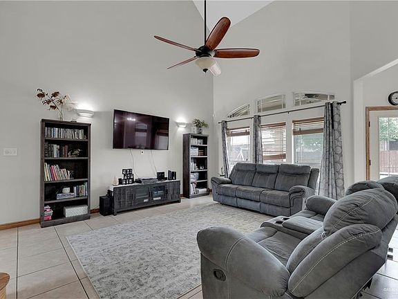 5th image of 2620 Hylton Ave