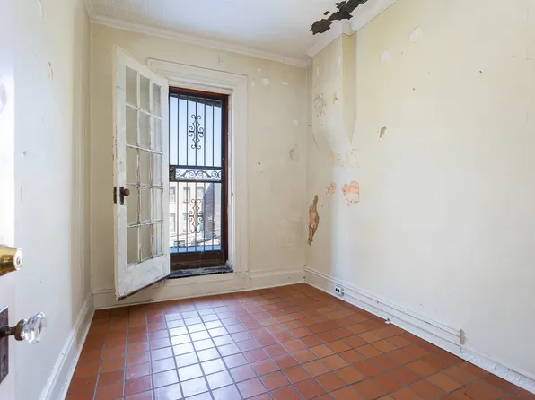 455 58th Street image 18 of 27