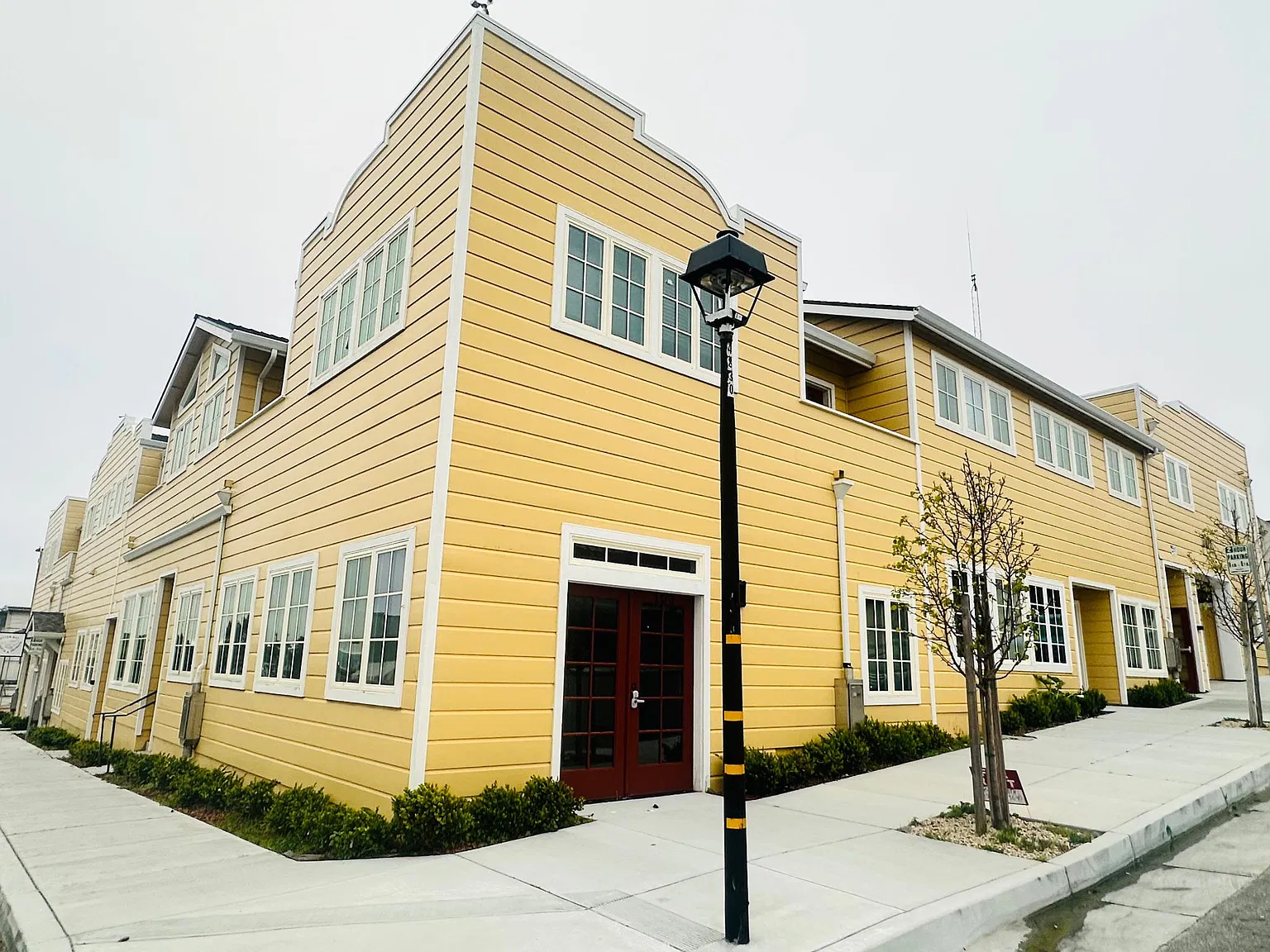 301 Grand Ave — Photo 1