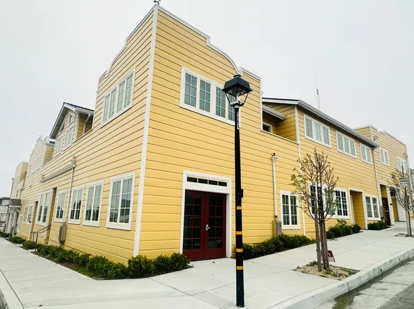 301 Grand Ave #1, Pacific Grove, CA 93950