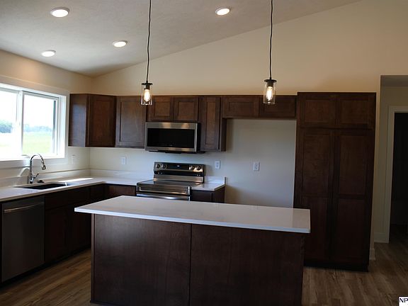 3rd image of 7711 50th St