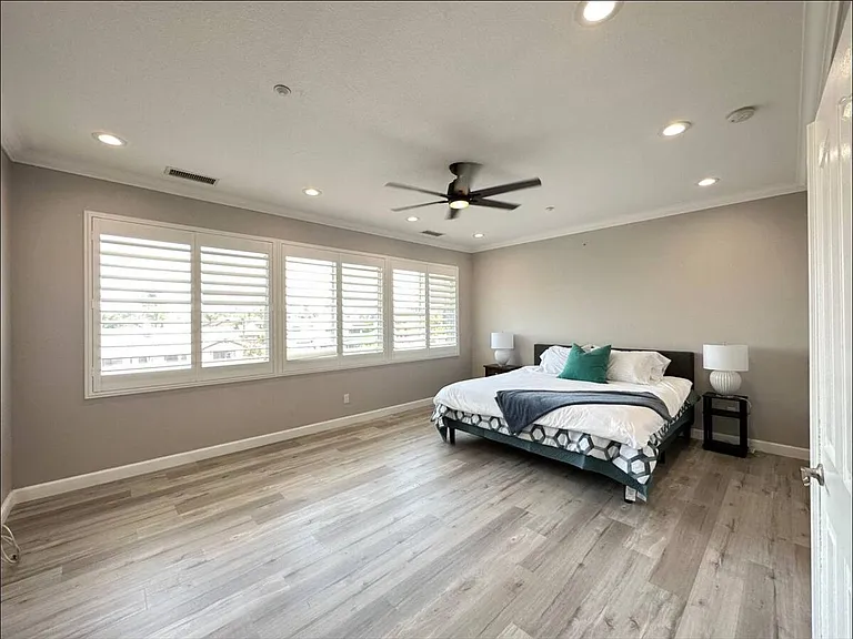 11496 Bridgeway Dr — Photo 18