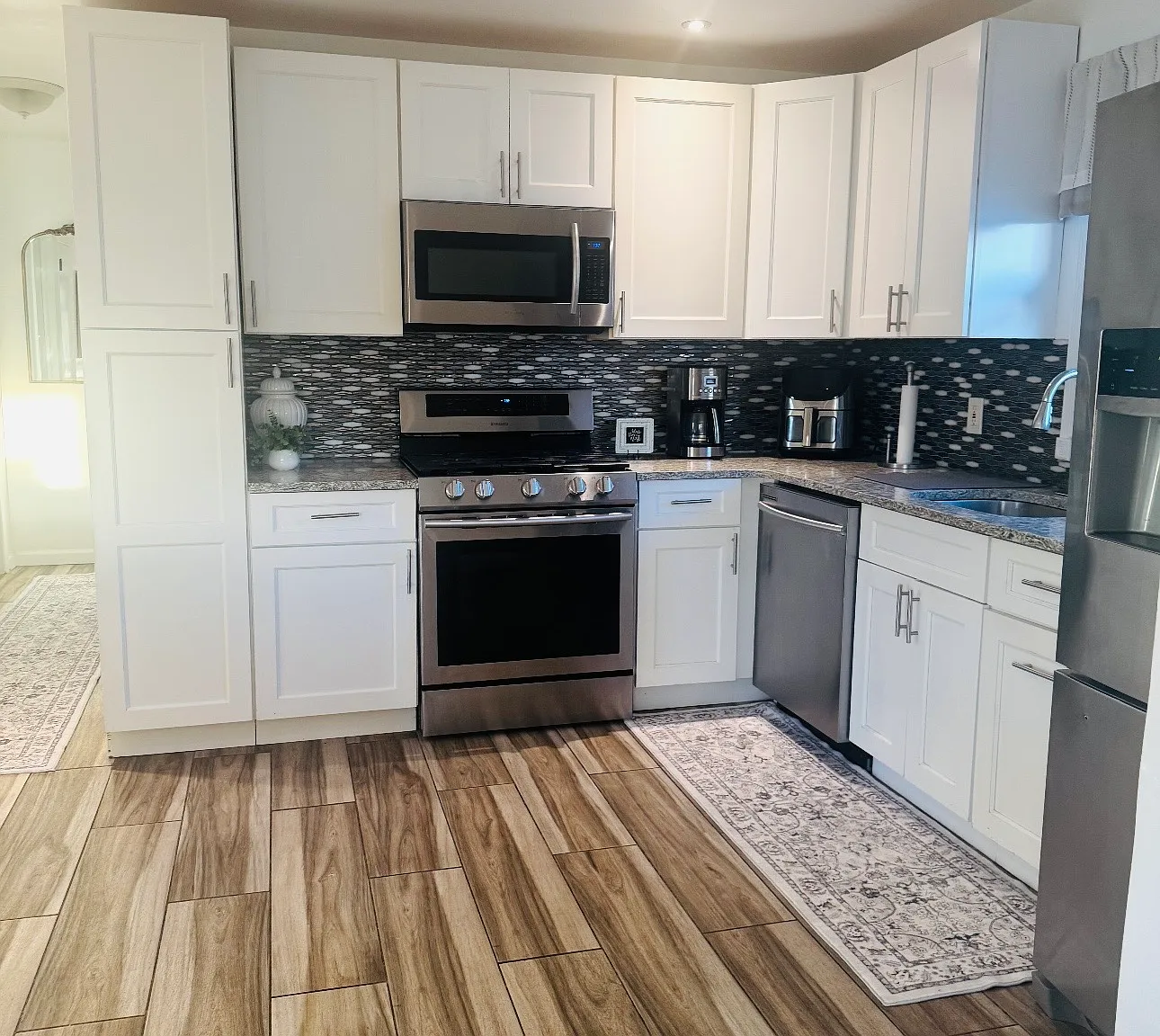 3 bed, $3,500 — Photo 3