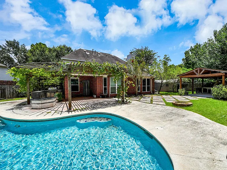 20510 Pioneer Bend Ct — Photo 45