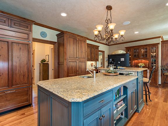 Large Feature Island