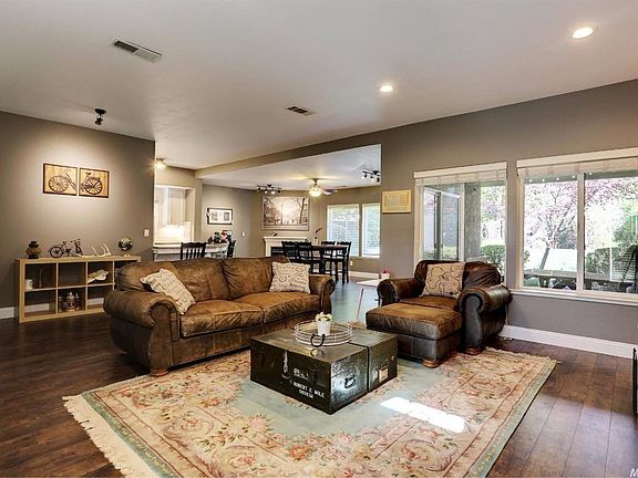 3rd image of 2595 Meadow Ln Unit 1