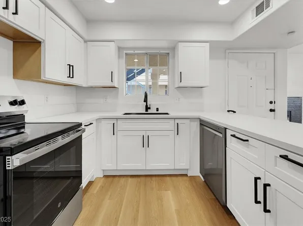 2725 S Nellis Blvd Unit 1033, Sunrise Manor Town, NV 89121