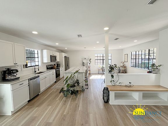 2nd image of 1611 Date Palm Dr