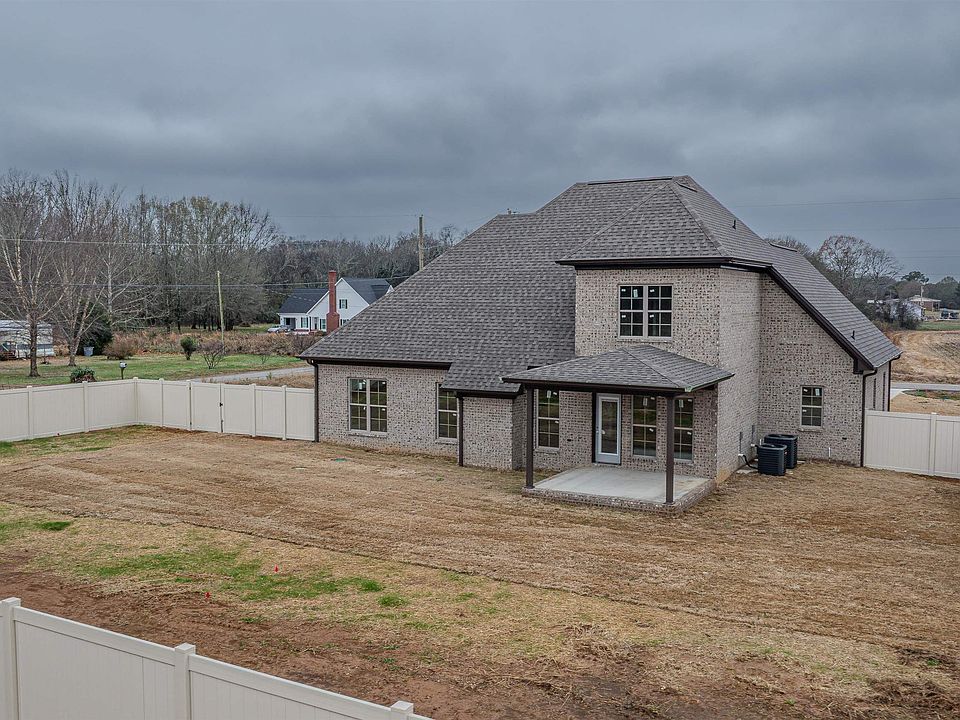 2nd image of 799 Tipton Rd