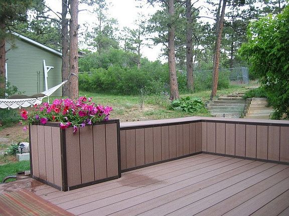 Rear deck has built in seating