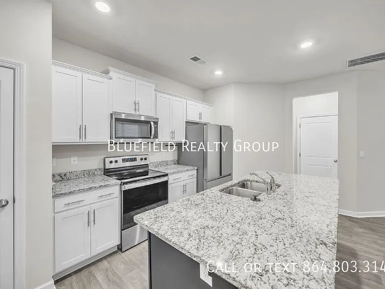 1329 Wunder Way — Photo 5