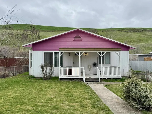 524 7th St, Lapwai, ID 83540